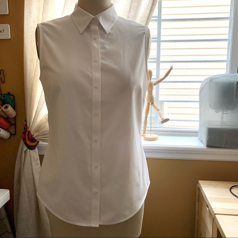 Brooks Brothers White Fitted Non-Iron- Size 8 ..fits more like a size 6.